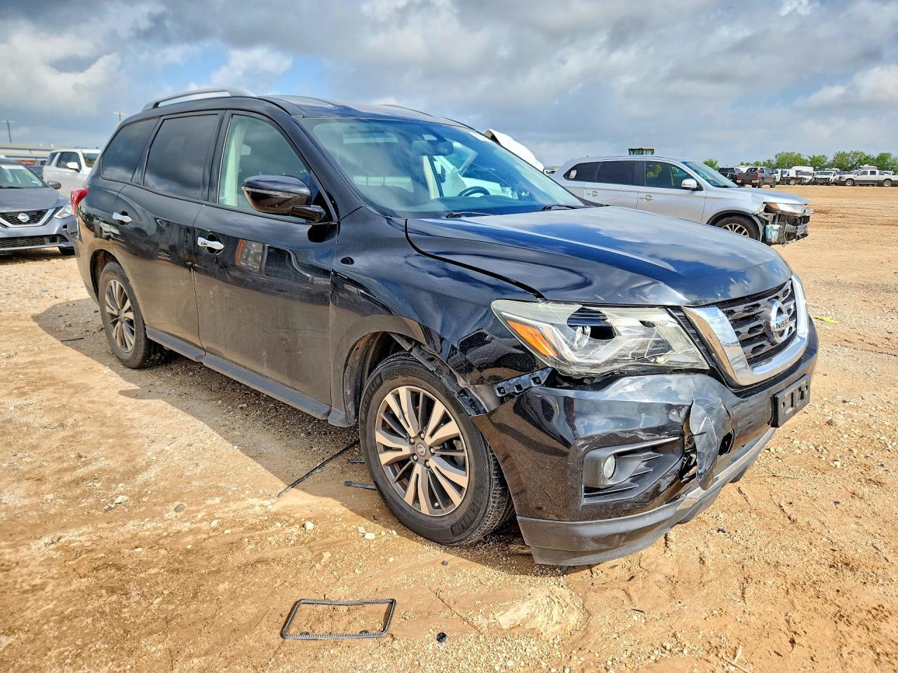 2018 Nissan Pathfinder Sv - zdjęcie 4