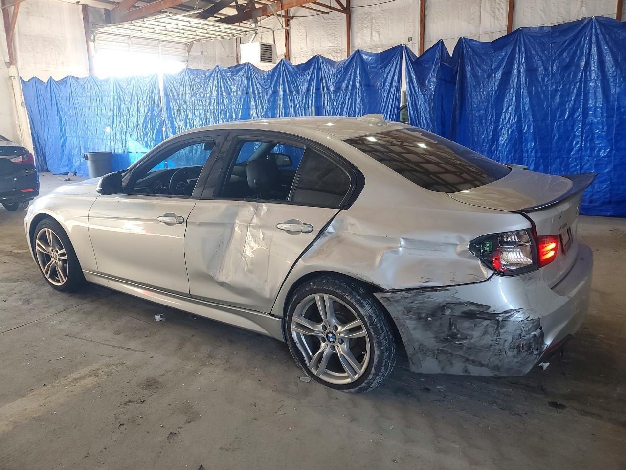 2013 BMW 335 Xi - zdjęcie 2