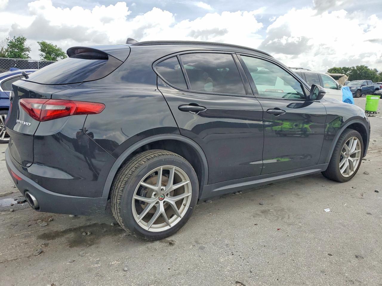 2019 Alfa Romeo Stelvio Ti - zdjęcie 3