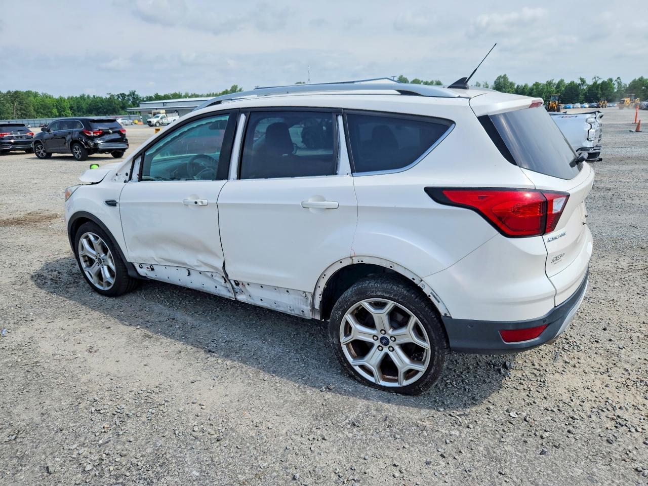 2019 Ford Escape 4D - zdjęcie 2