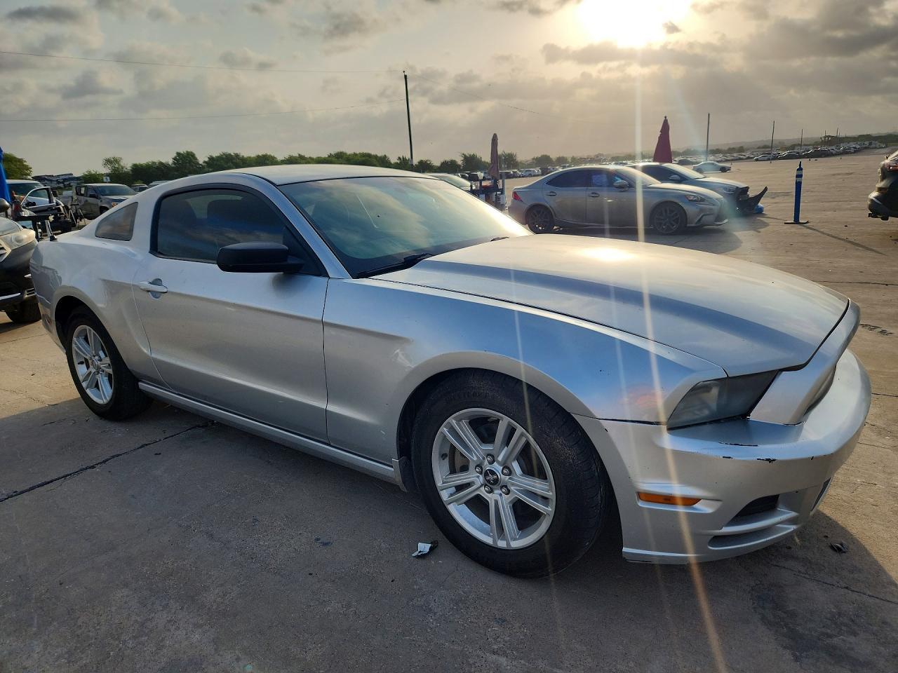 2014 Ford Mustang - zdjęcie 4