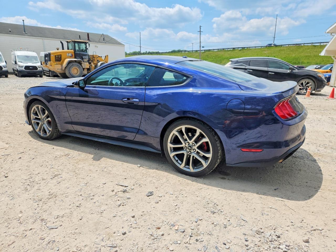 2019 Ford Mustang - zdjęcie 2
