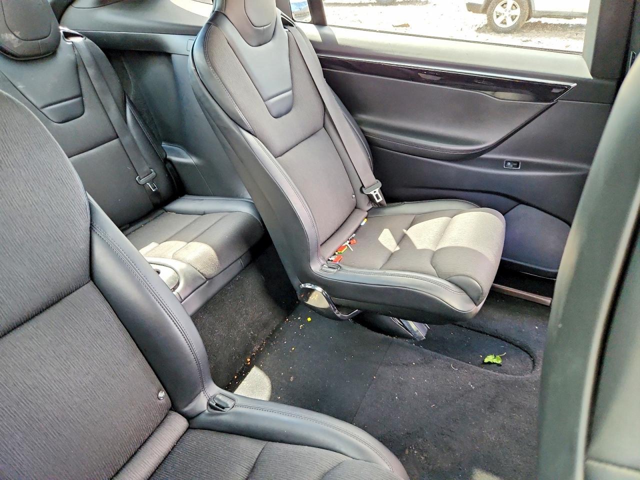2017 Tesla Model X - zdjęcie 11