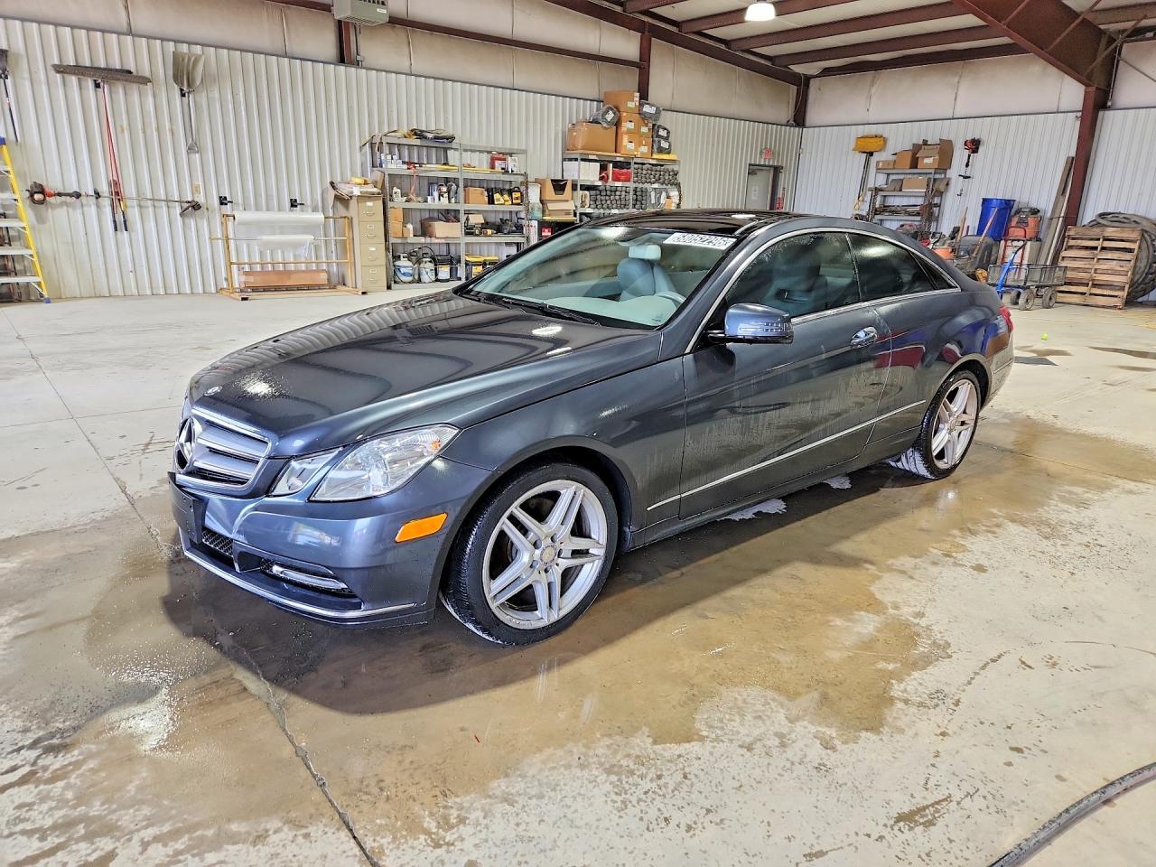 2013 Mercedes-Benz E 350 - zdjęcie główne