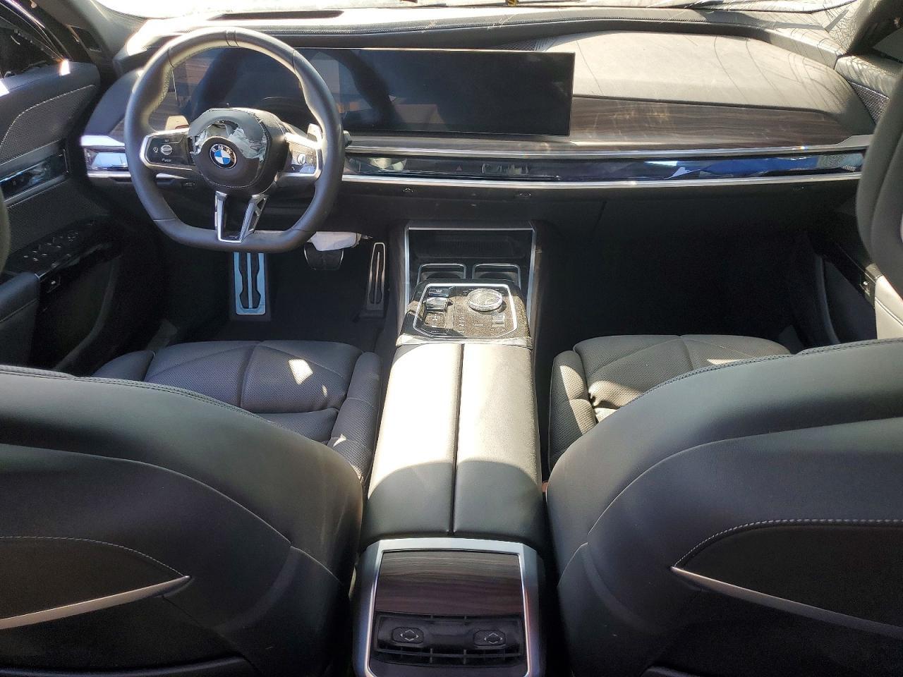 2023 BMW 740 I - zdjęcie 8