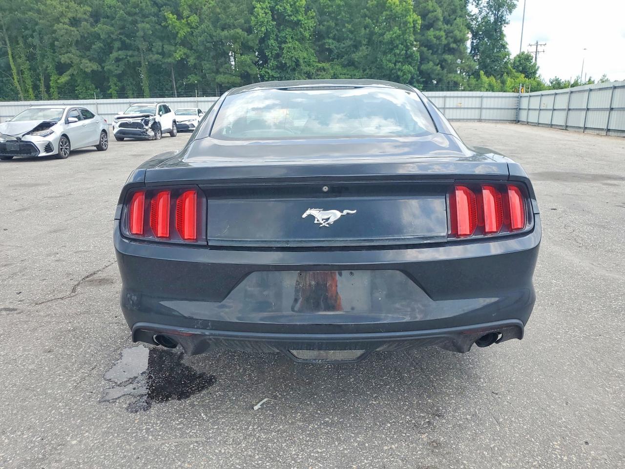 2016 Ford Mustang - zdjęcie 6