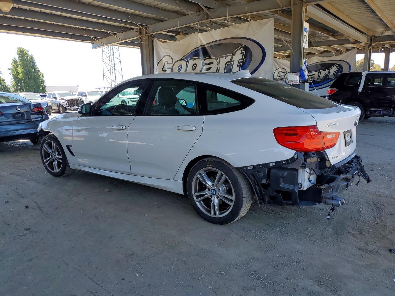 2015 BMW Seria 3 328i - zdjęcie 2