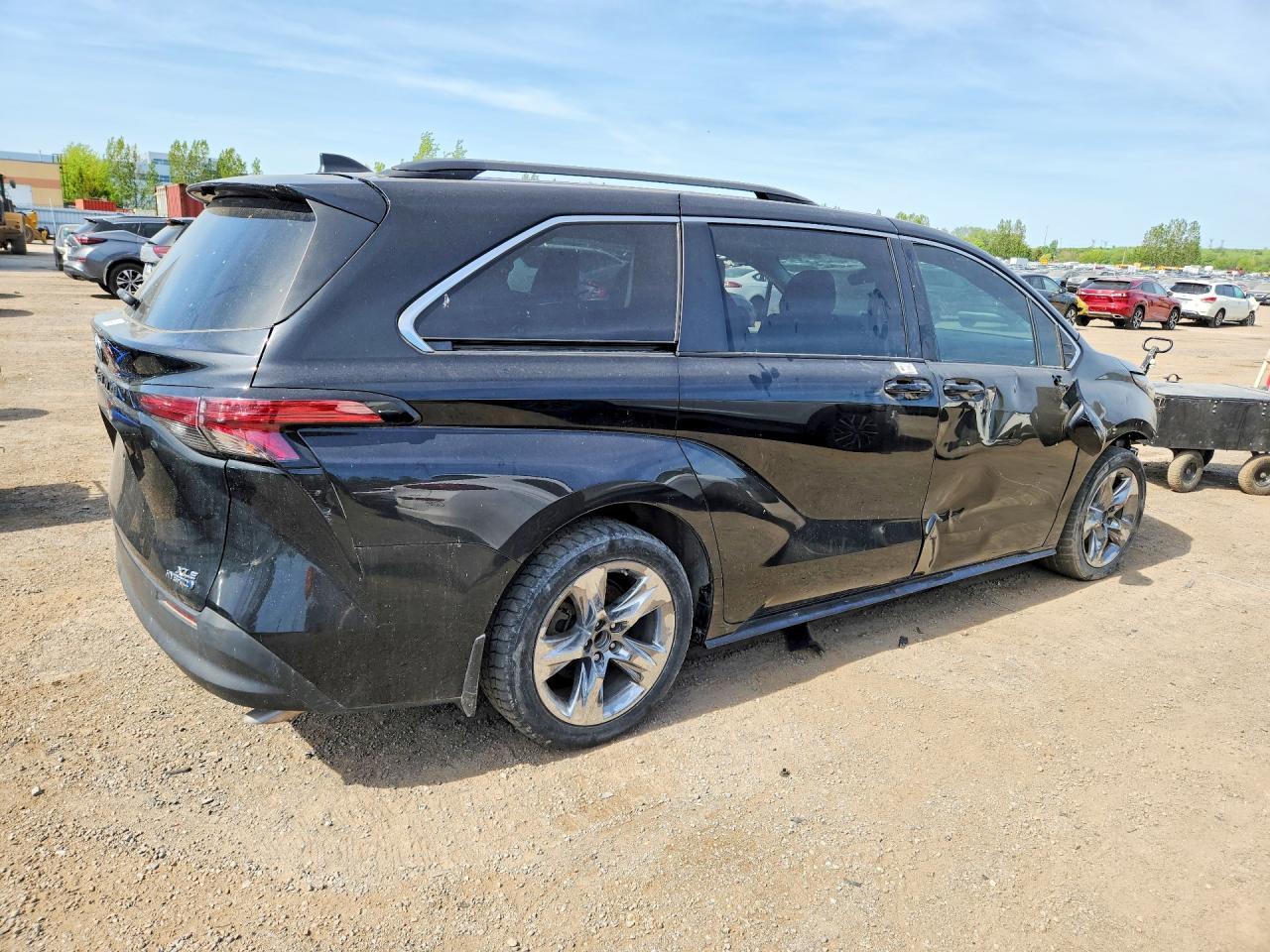 2022 Toyota Sienna Le - zdjęcie 3