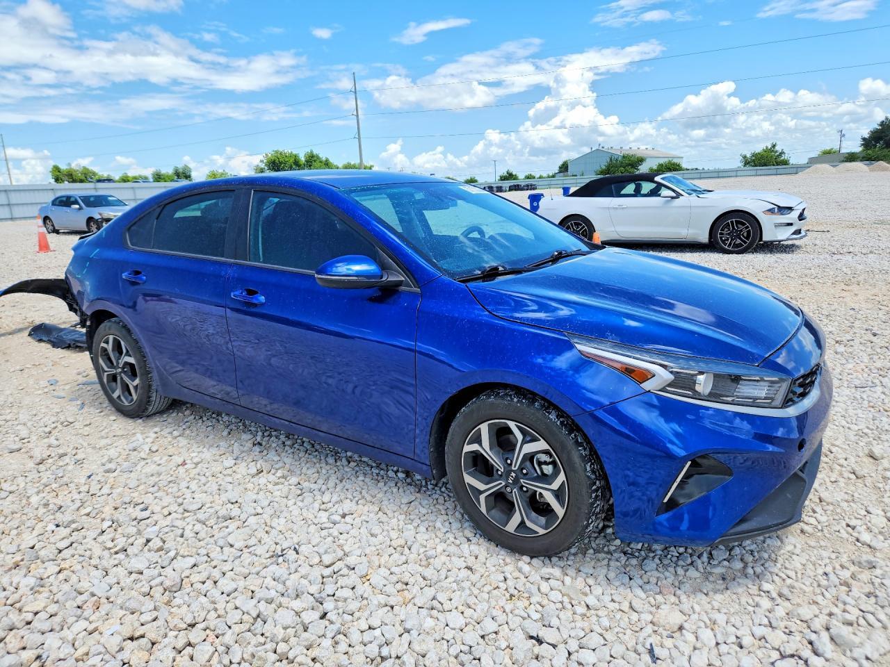 2024 Kia Forte Lxs - zdjęcie 4