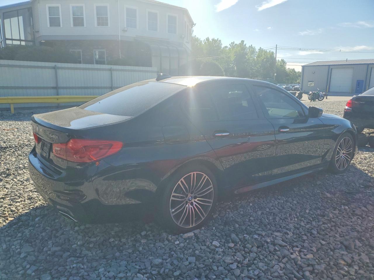 2017 BMW Seria 5 540i - zdjęcie 3