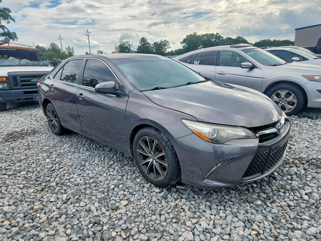 2017 Toyota Camry Xse - zdjęcie 4