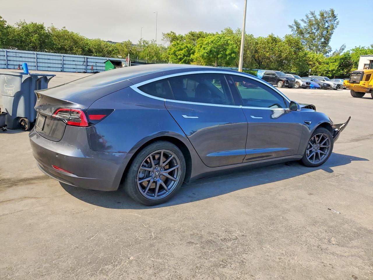2019 Tesla Model 3 - zdjęcie 3