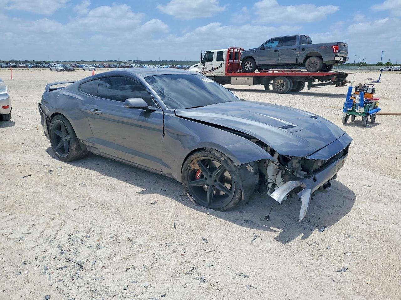 2022 Ford Mustang Gt - zdjęcie 4