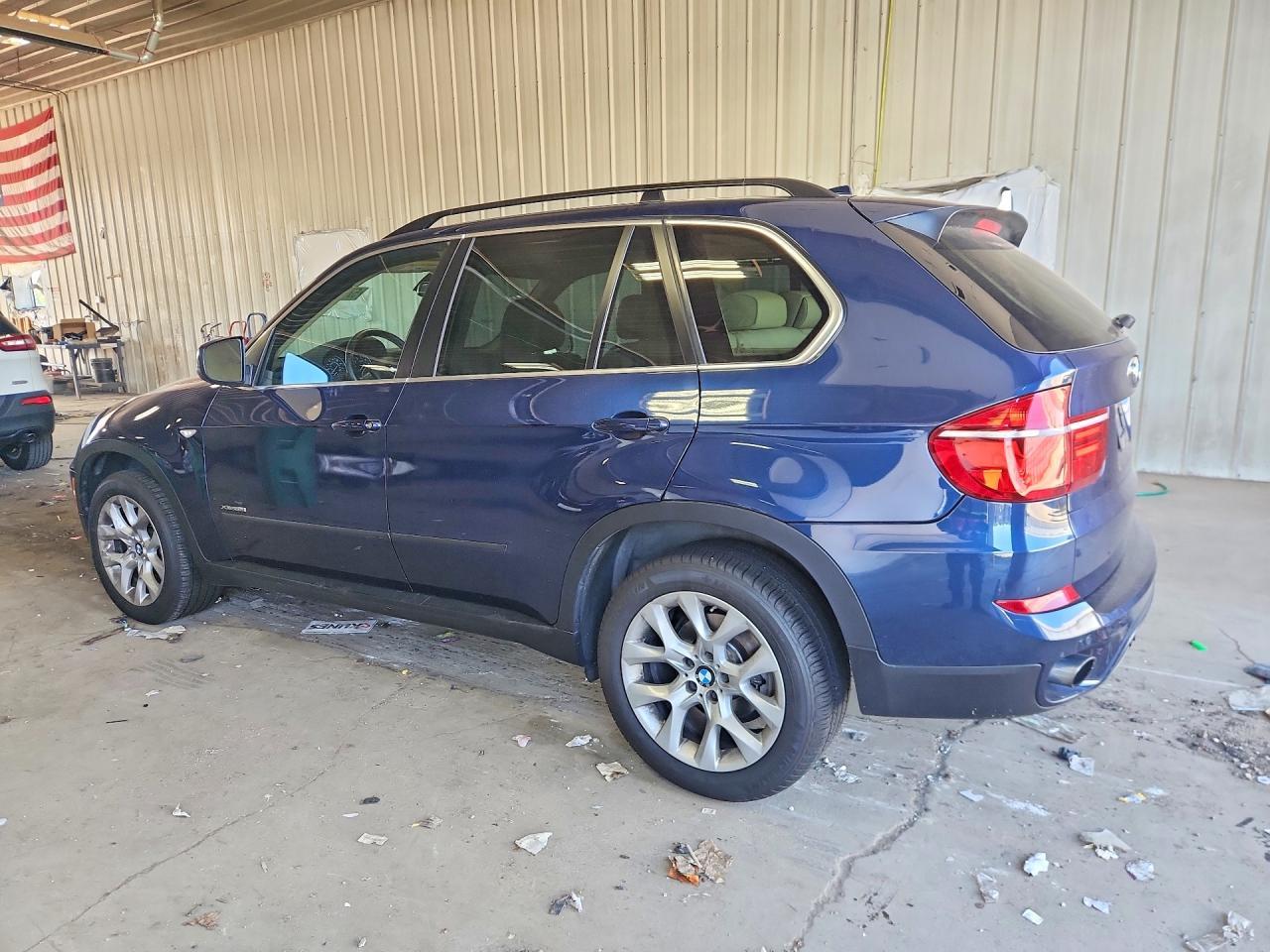 2013 BMW X5 xDrive35I - zdjęcie 2