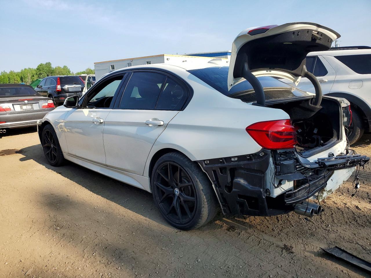 2018 BMW 330 Xi - zdjęcie 2
