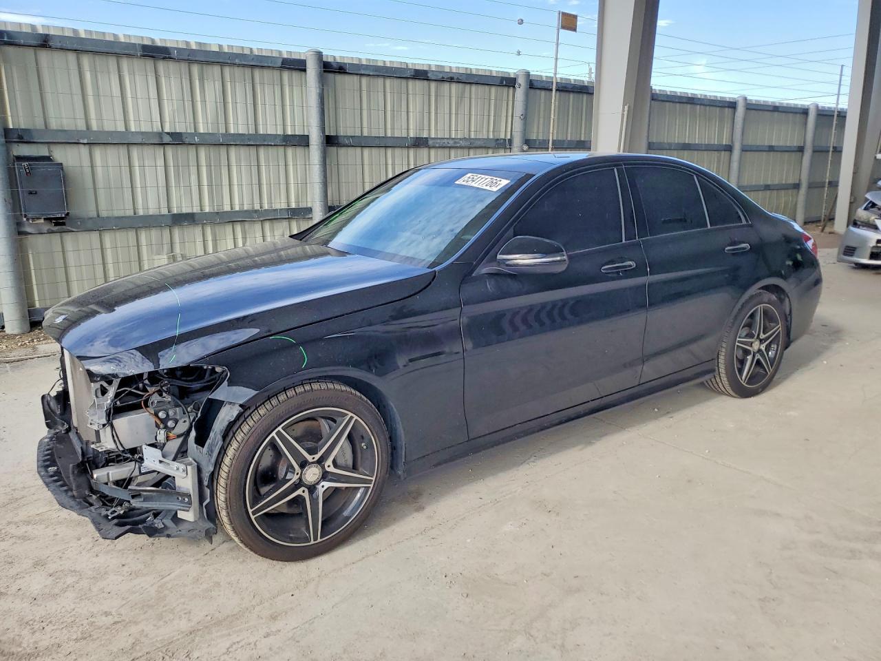 2016 Mercedes-Benz C 300 - zdjęcie główne