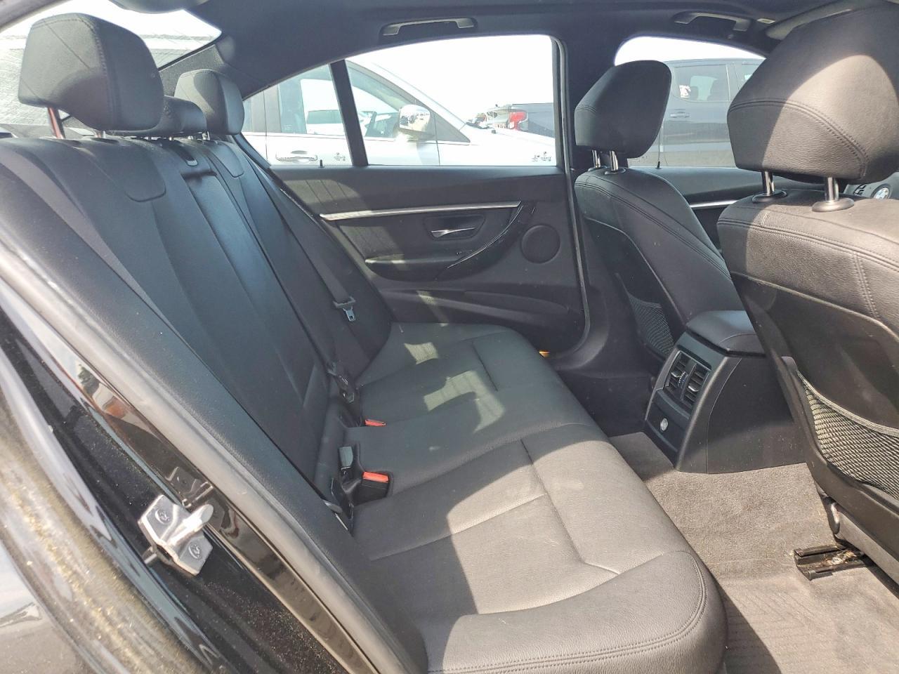 2018 BMW 330 I - zdjęcie 10