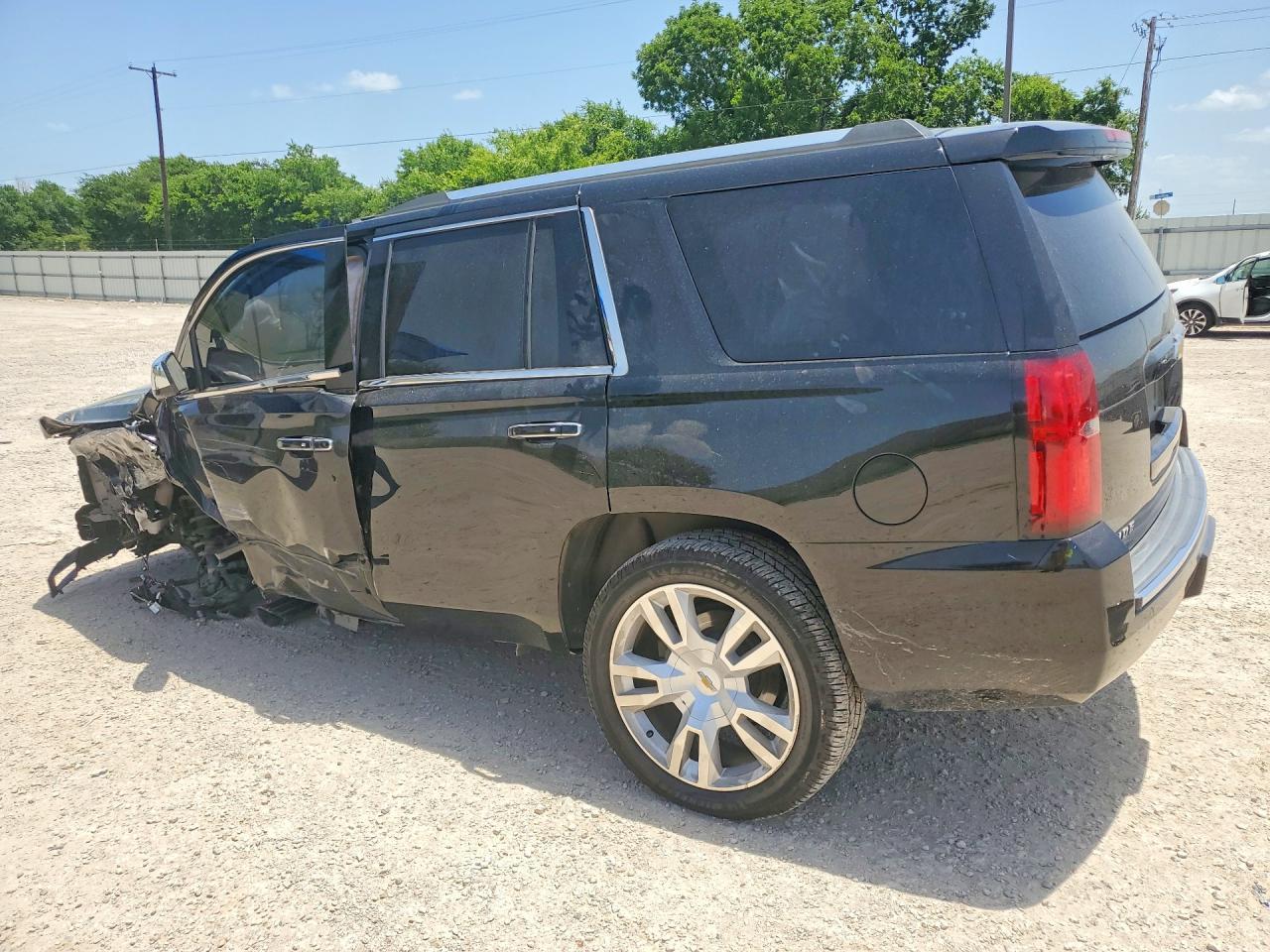 2017 Chevrolet Tahoe C1500 Premier - zdjęcie 2