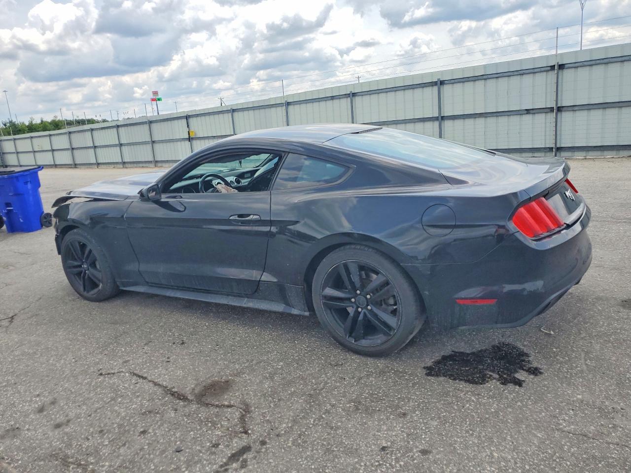 2016 Ford Mustang - zdjęcie 2