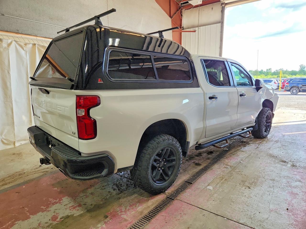 2021 Chevrolet Silverado K1500 Lt Trail Boss - zdjęcie 3