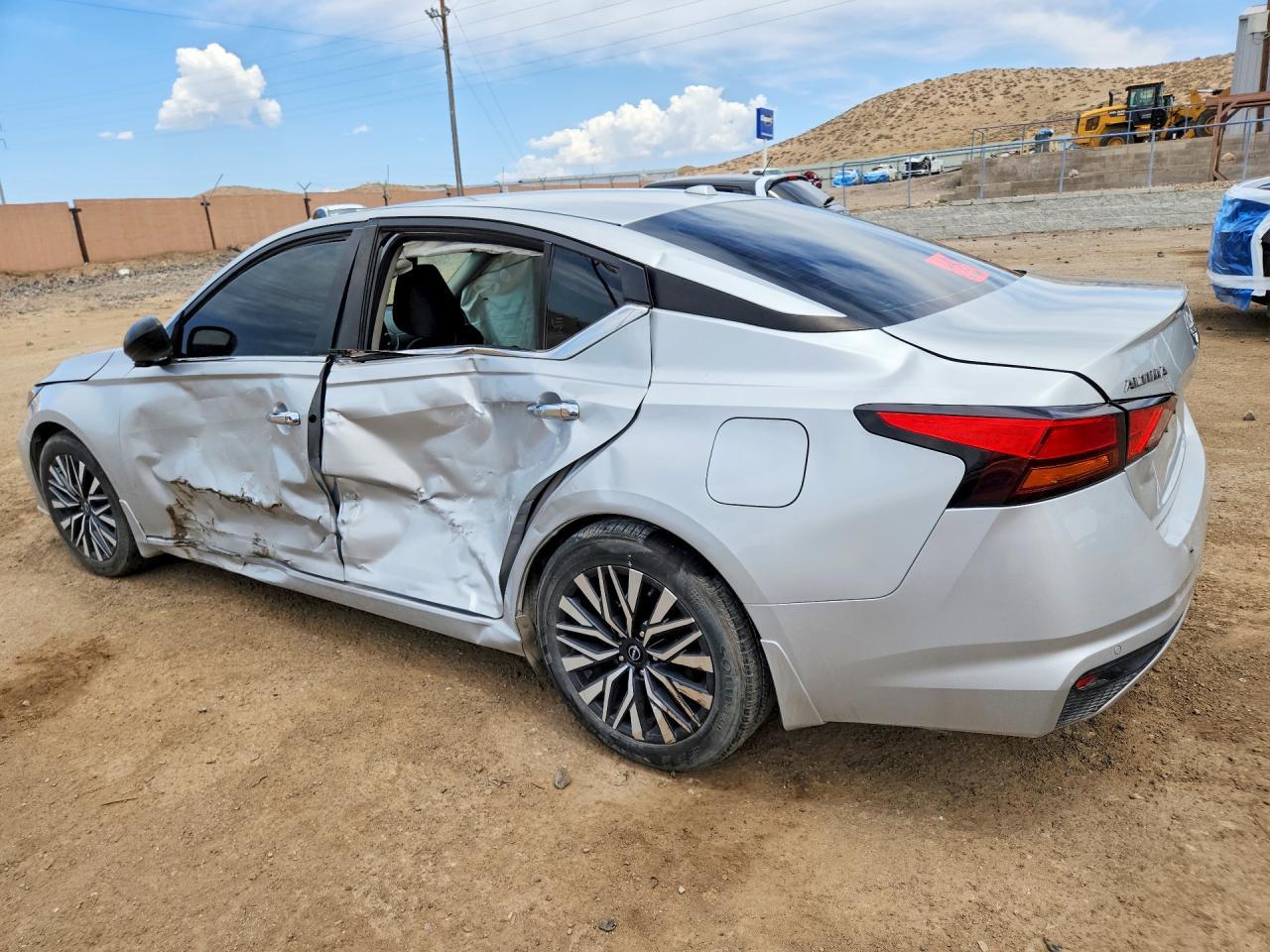 2024 Nissan Altima Sv - zdjęcie 2