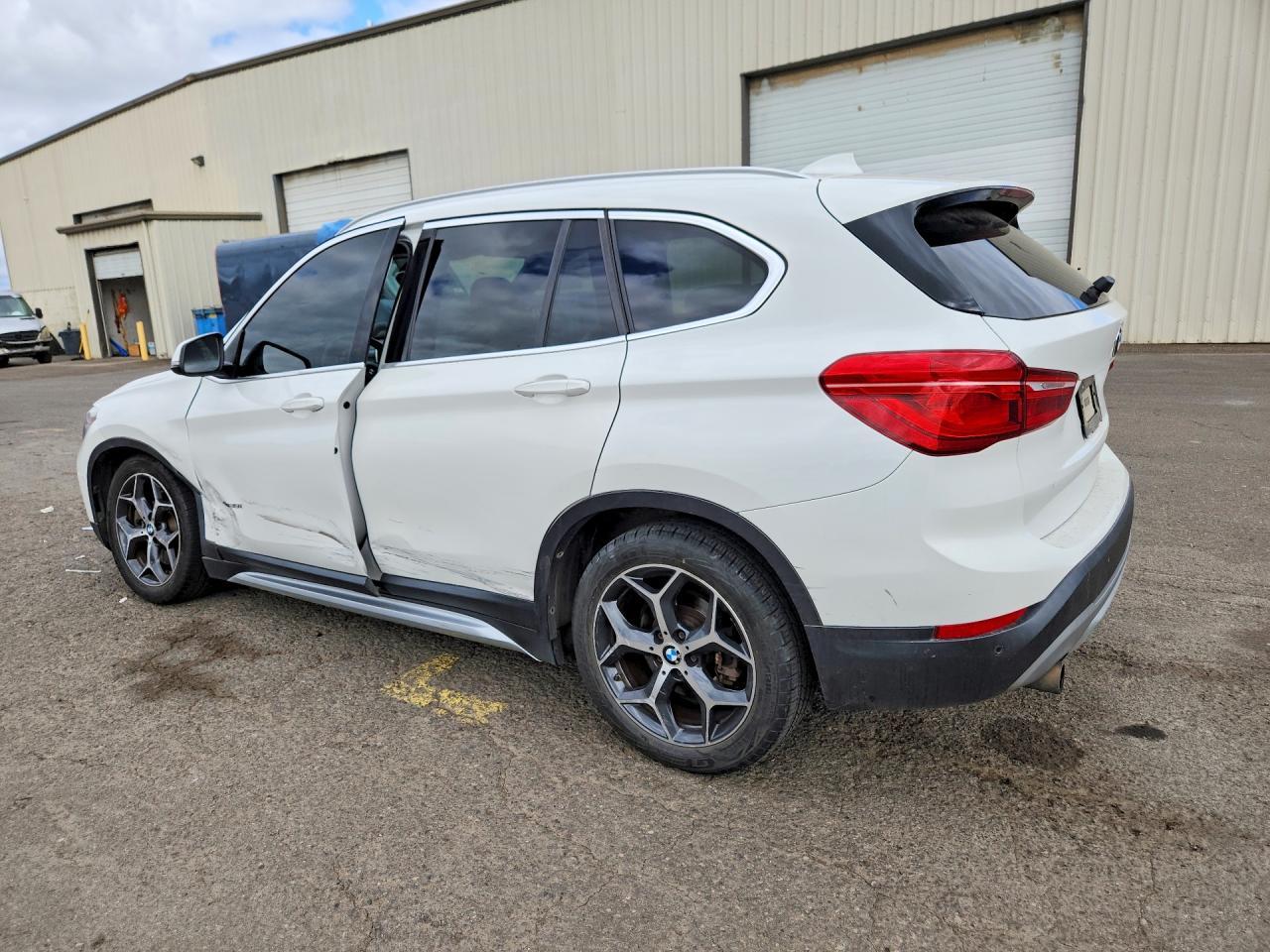 2016 BMW X1 xDrive28I - zdjęcie 2