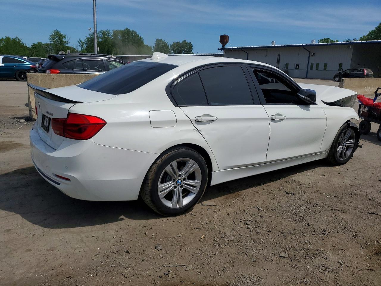 2016 BMW Seria 3 328i - zdjęcie 3