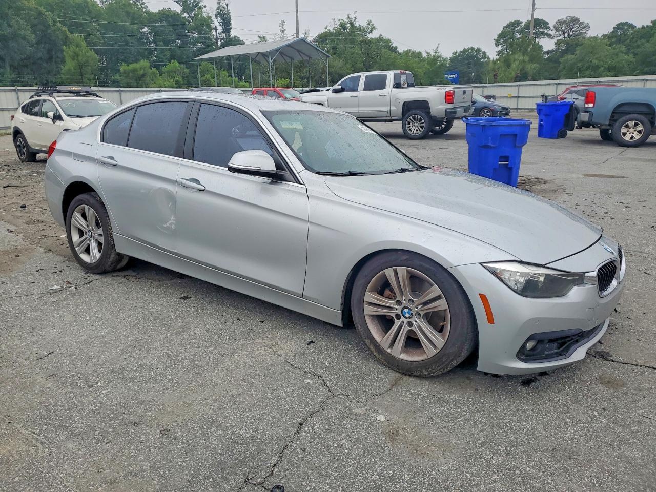 2017 BMW 330 I - zdjęcie 4