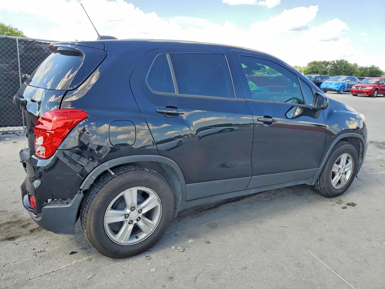 2020 Chevrolet Trax Ls - zdjęcie 3