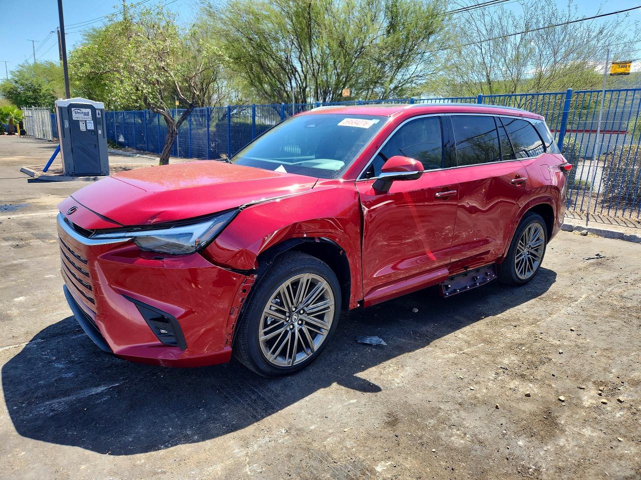 Lexus TX - zdjęcie 1