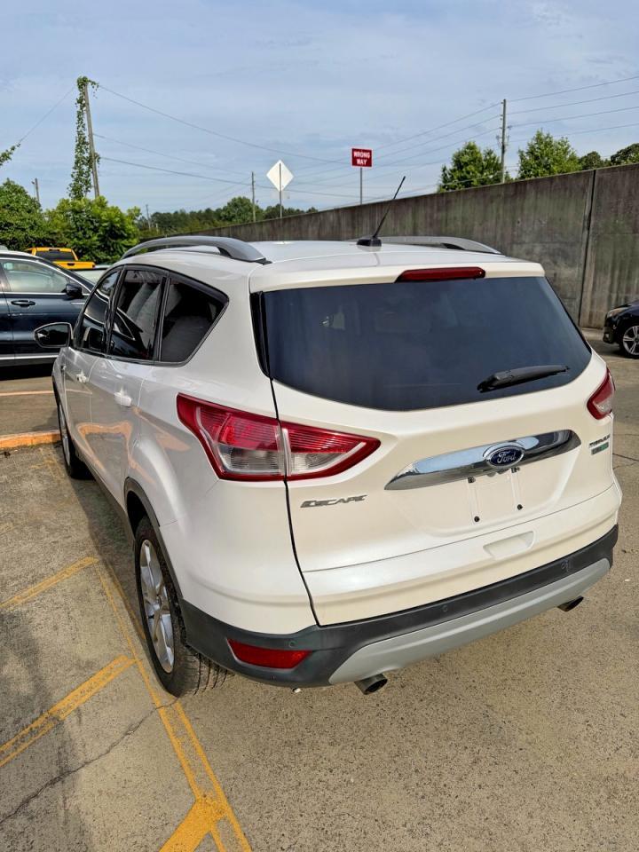 2016 Ford Escape Titanium - zdjęcie 3
