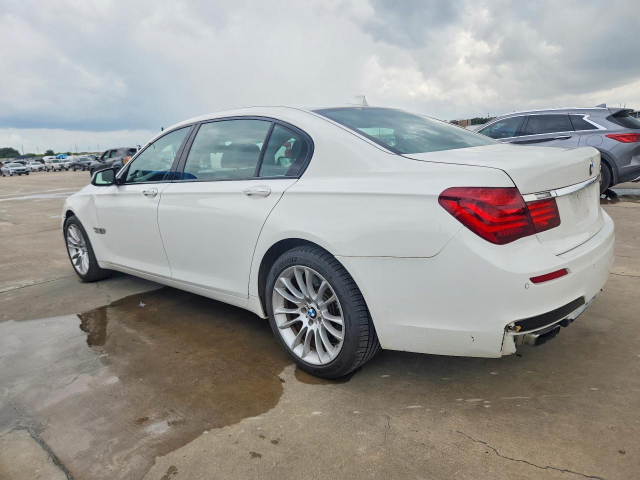 2014 BMW 750 Li - zdjęcie 2