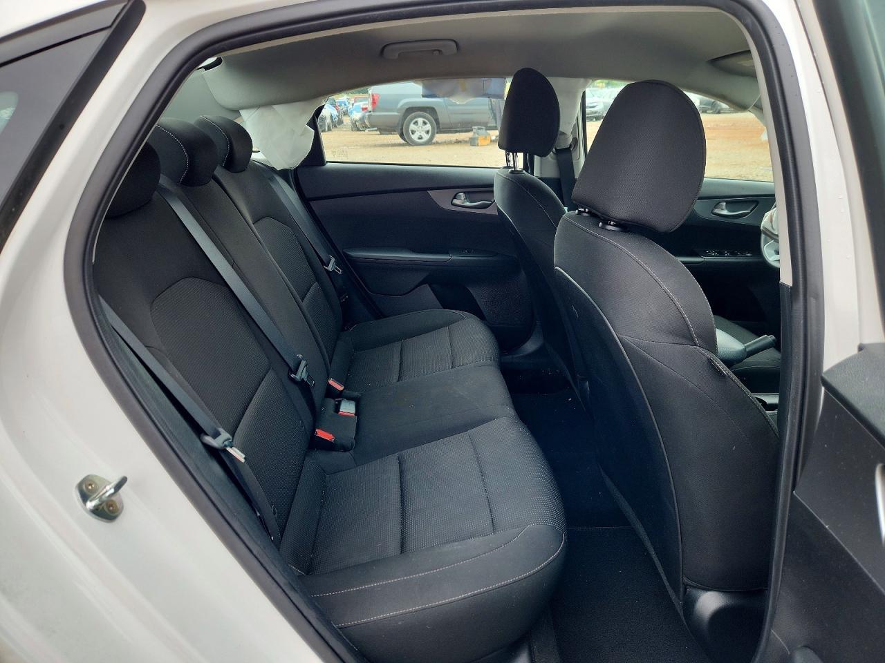 2021 Kia Forte Lxs - zdjęcie 10