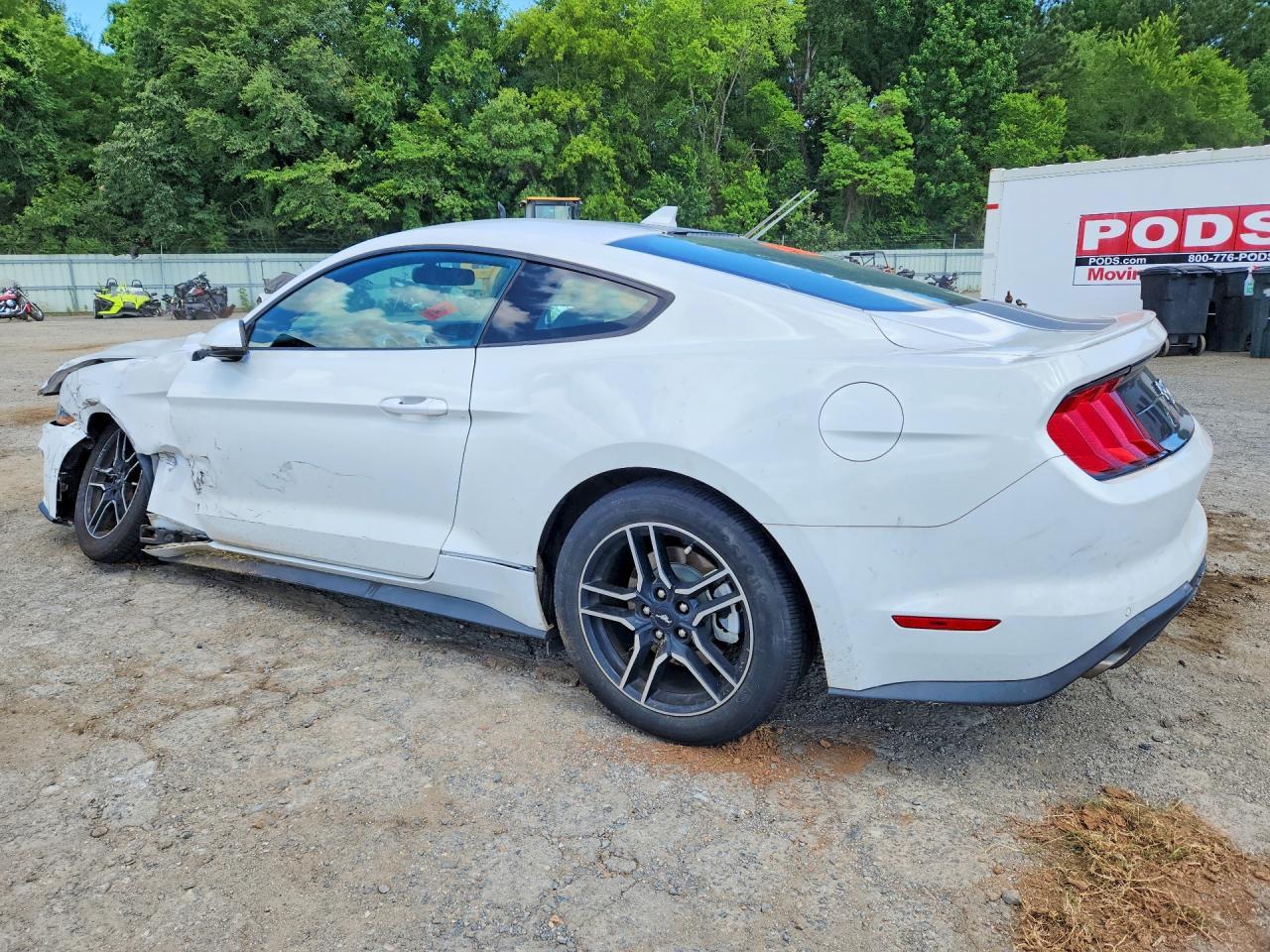 2020 Ford Mustang - zdjęcie 2