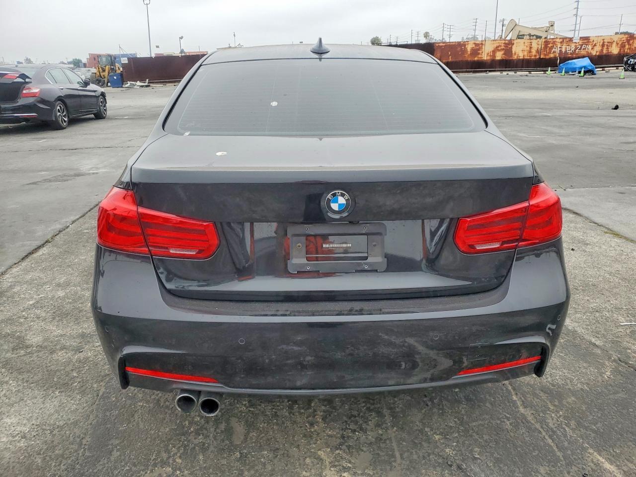2017 BMW 330 I - zdjęcie 6