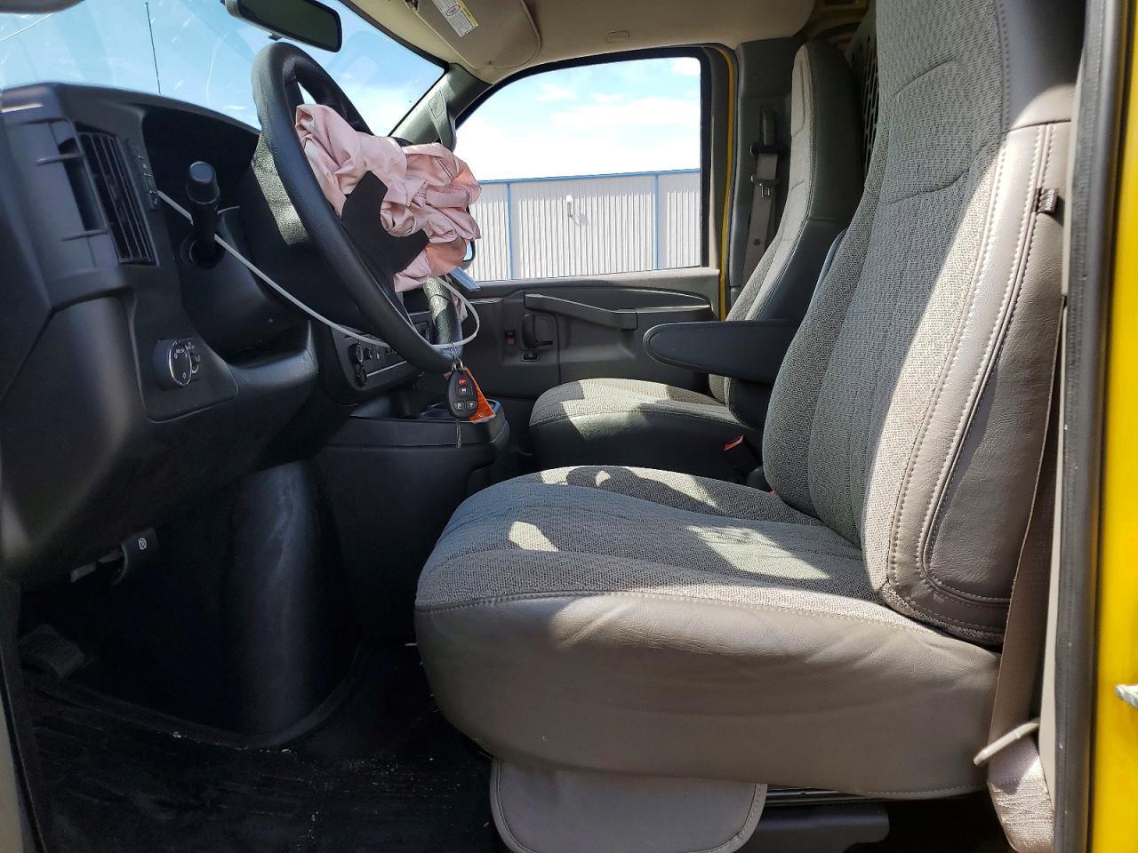 2024 Chevrolet Express G2500 - zdjęcie 7