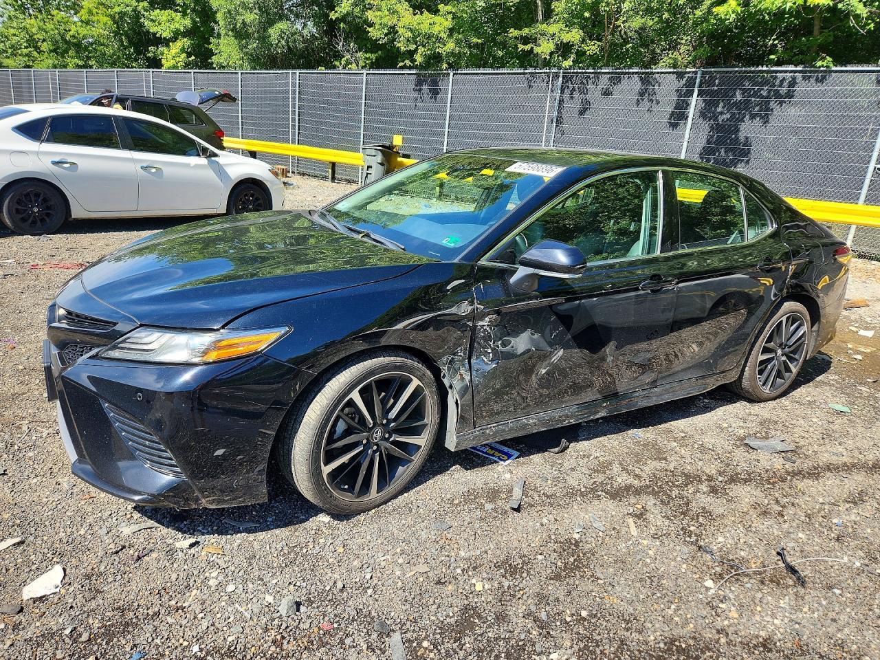 2018 Toyota Camry Xse - zdjęcie główne