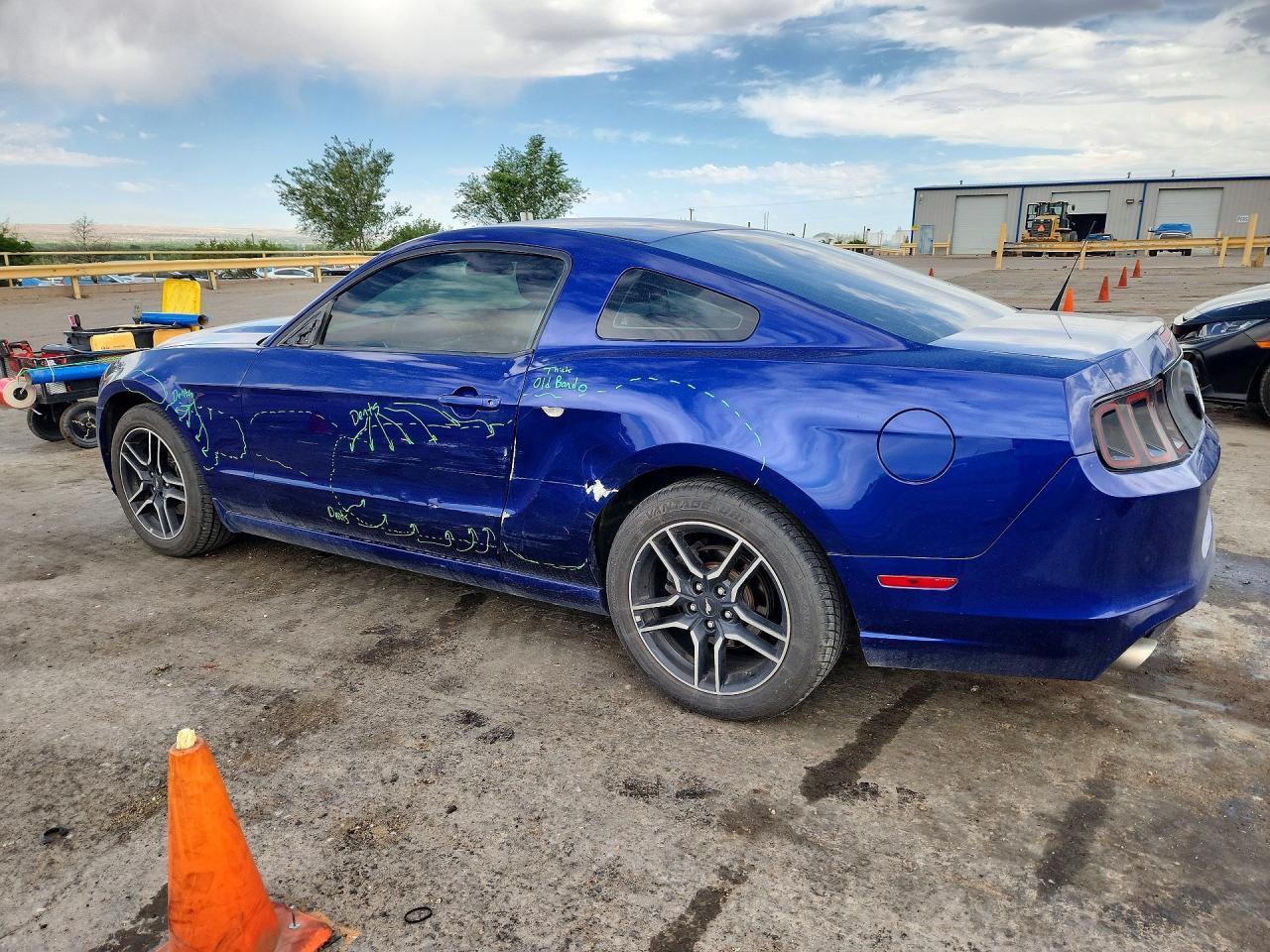 2013 Ford Mustang - zdjęcie 2