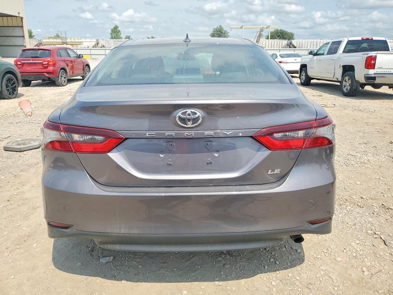 2023 Toyota Camry Le - zdjęcie 6
