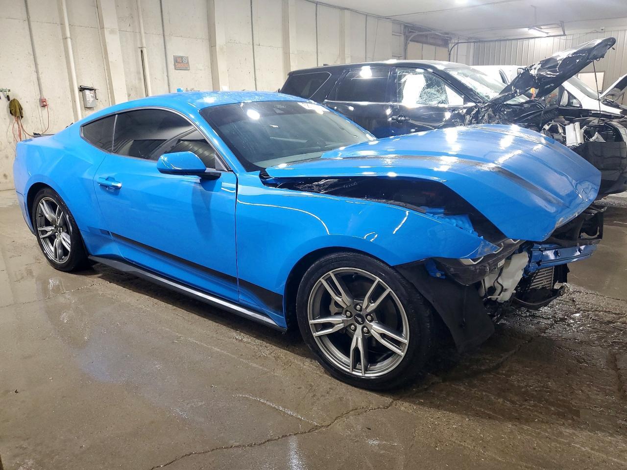 2024 Ford Mustang - zdjęcie 4