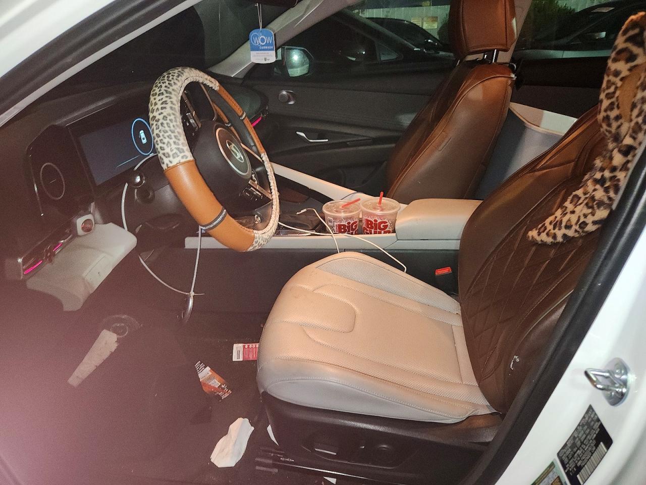 2025 Hyundai Elantra Limited - zdjęcie 7