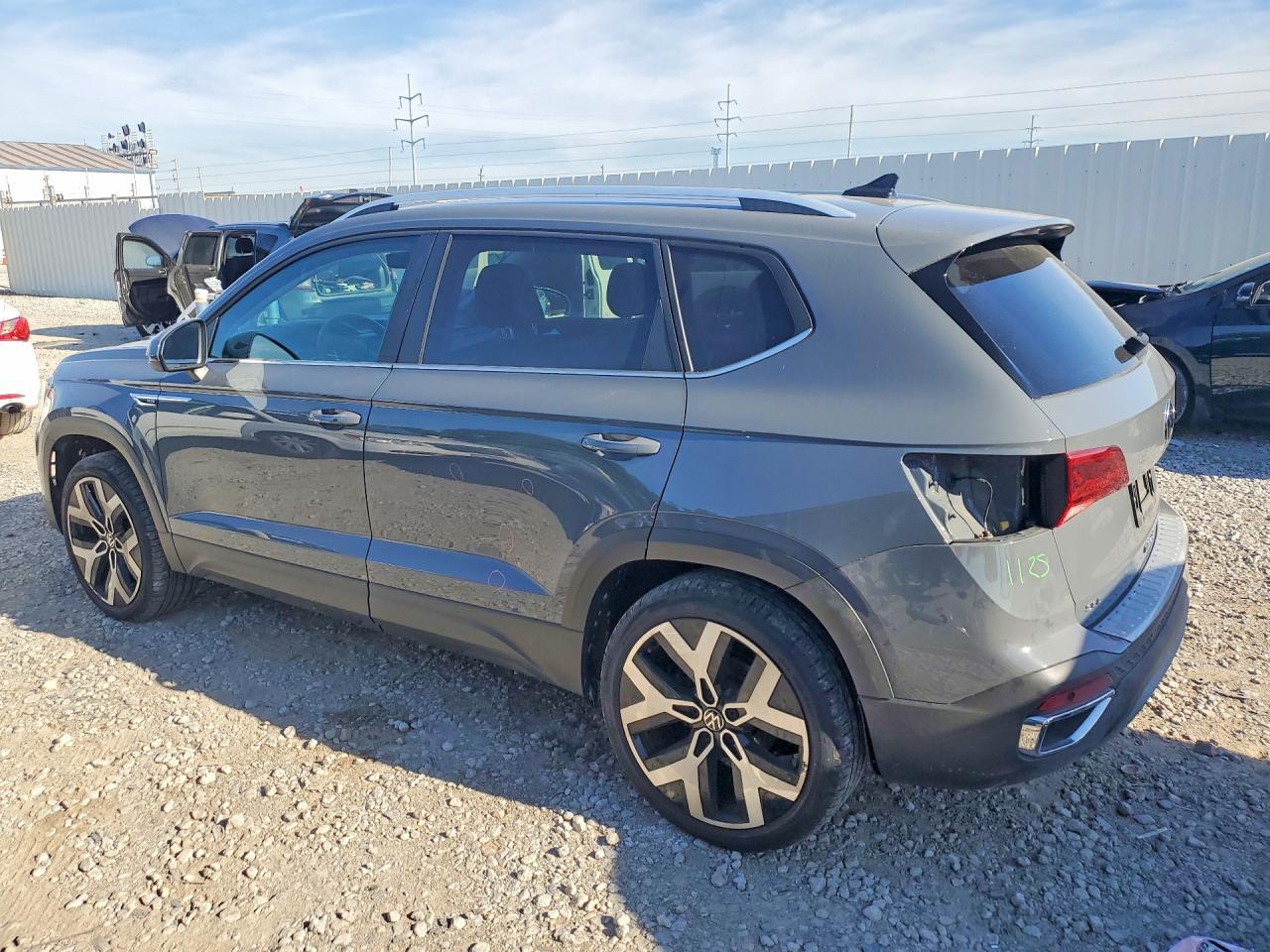 2022 Volkswagen Taos Sel - zdjęcie 2