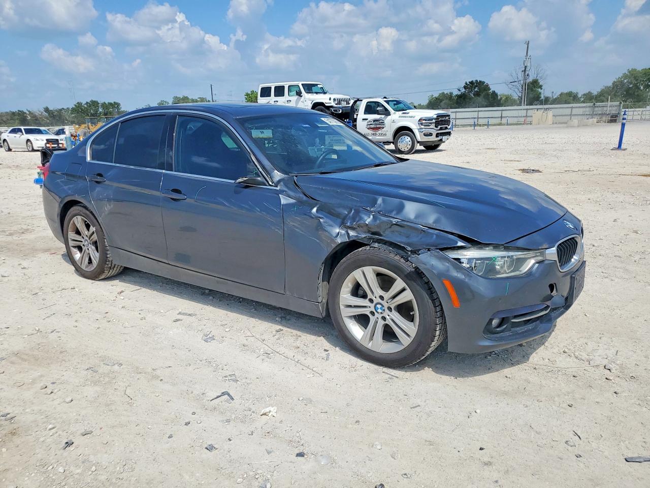 2017 BMW 330 I - zdjęcie 4