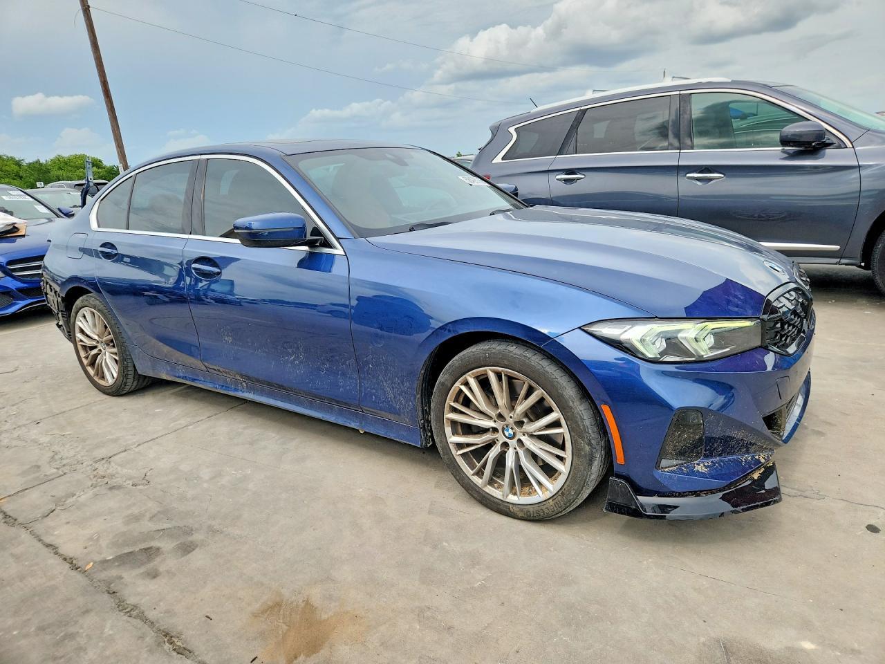 2024 BMW 330I - zdjęcie 4
