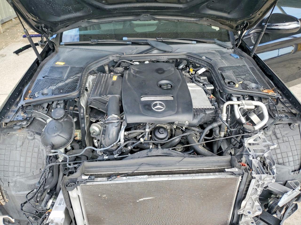 2016 Mercedes-Benz C 300 - zdjęcie 11