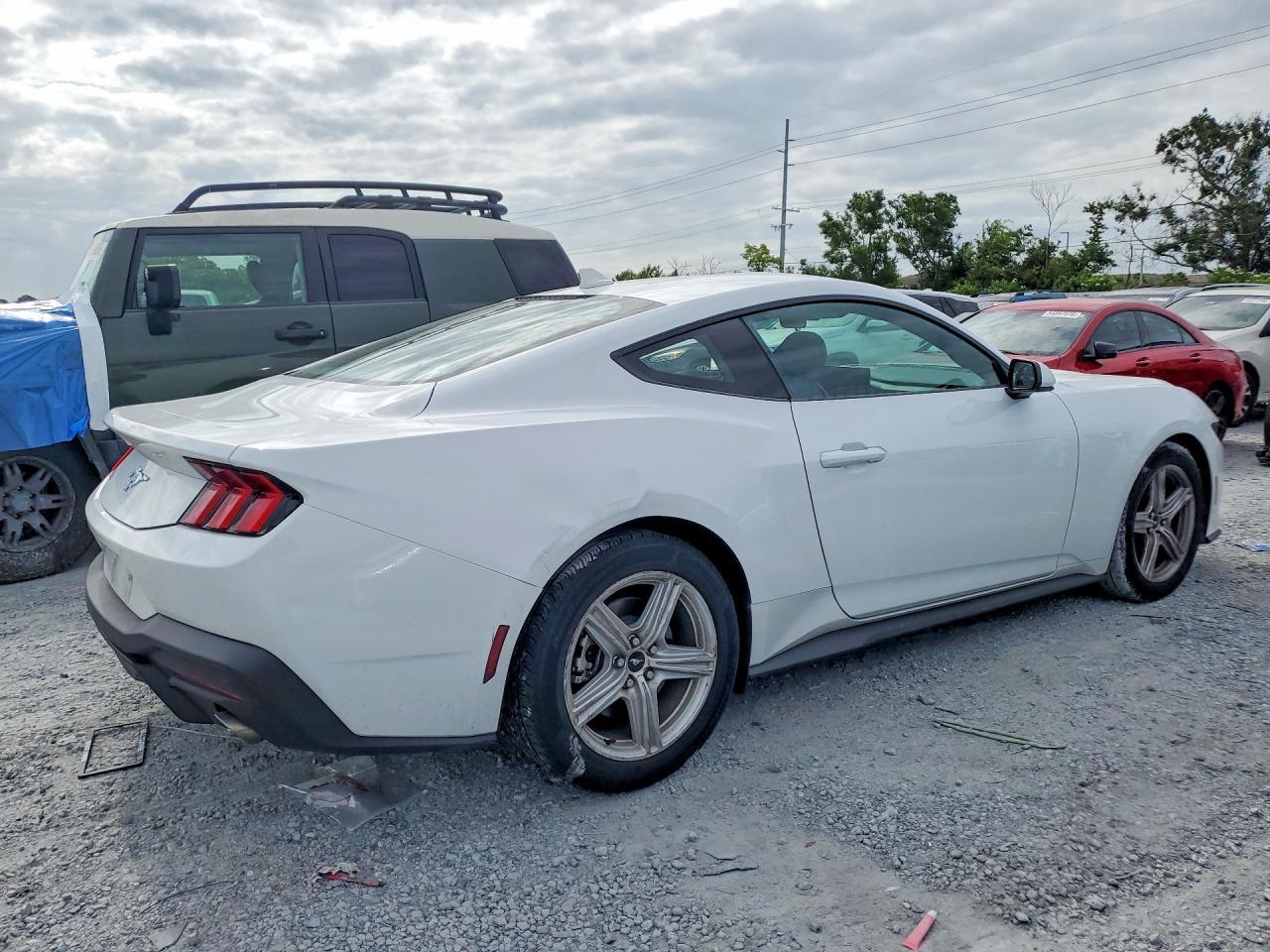 2026 Ford Mustang - zdjęcie 3