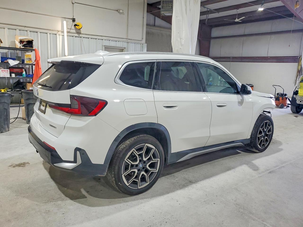 2023 BMW X1 xDrive28I - zdjęcie 3