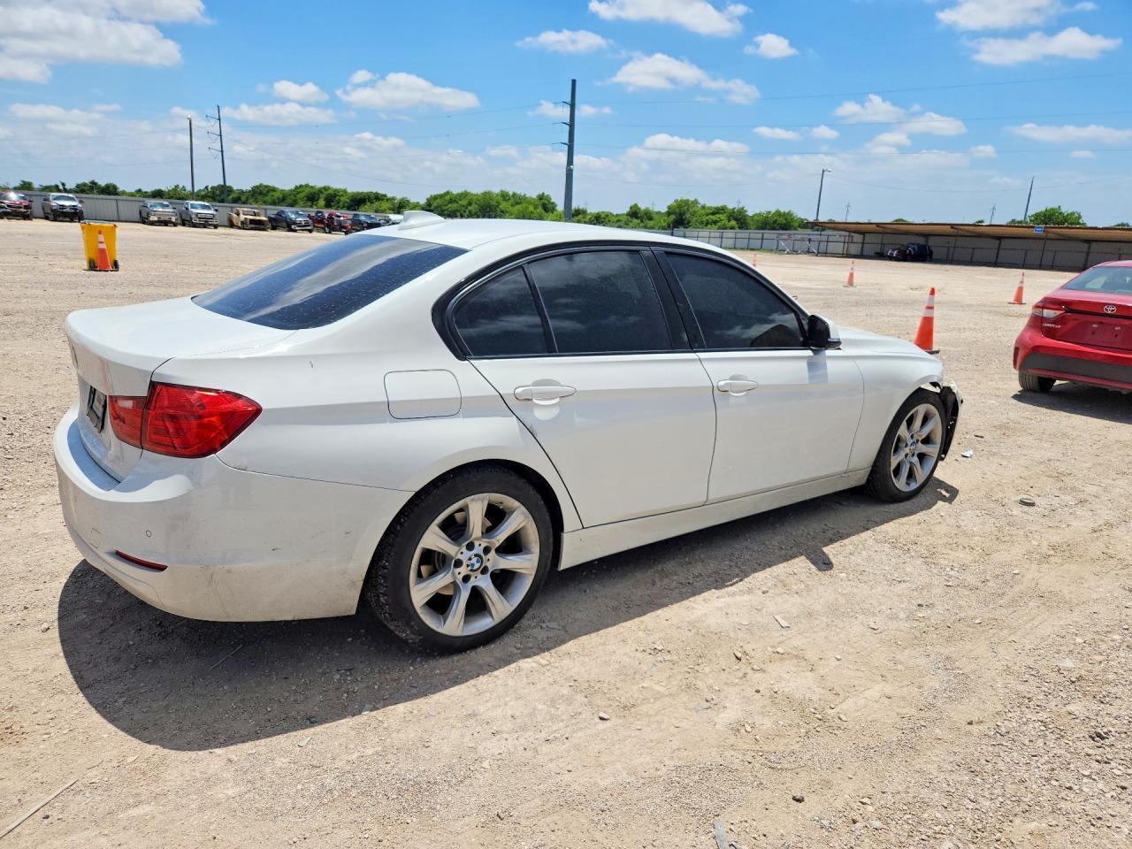 2015 BMW 320 I - zdjęcie 3