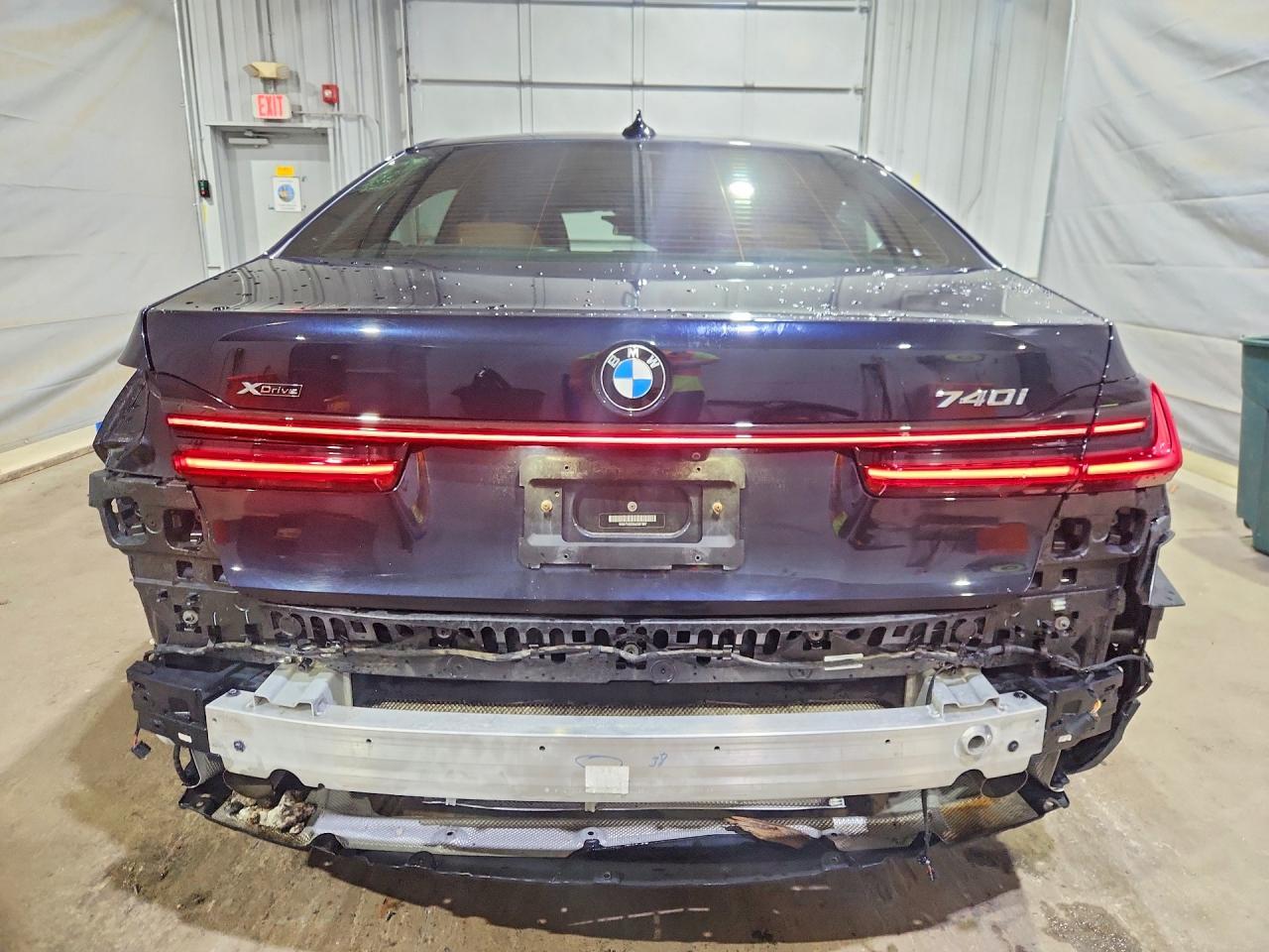 2020 BMW Seria 7 740i - zdjęcie 6