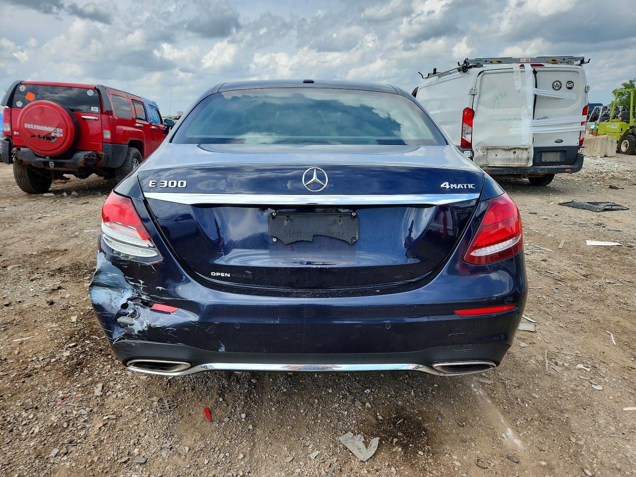 2017 Mercedes-Benz E 300 4Matic - zdjęcie 11